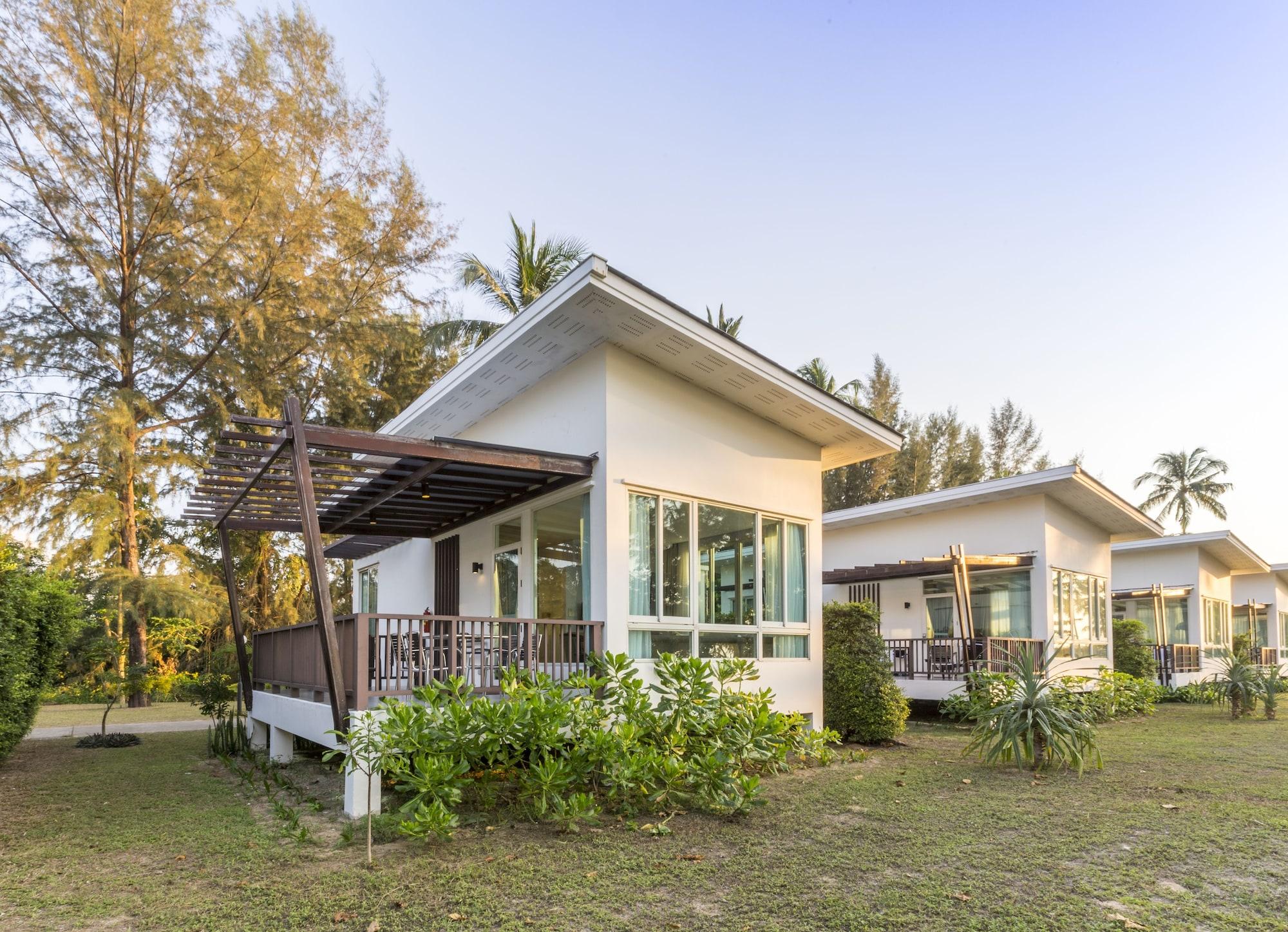 Kantary Beach Hotel Villas & Suites Khao Lak Exterior photo