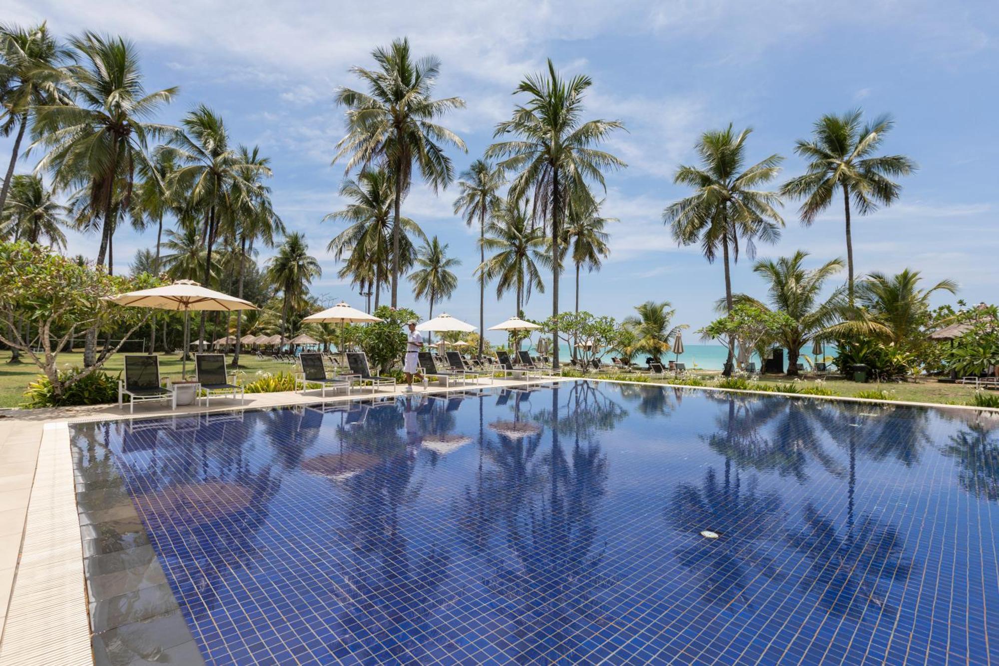 Kantary Beach Hotel Villas & Suites Khao Lak Exterior photo