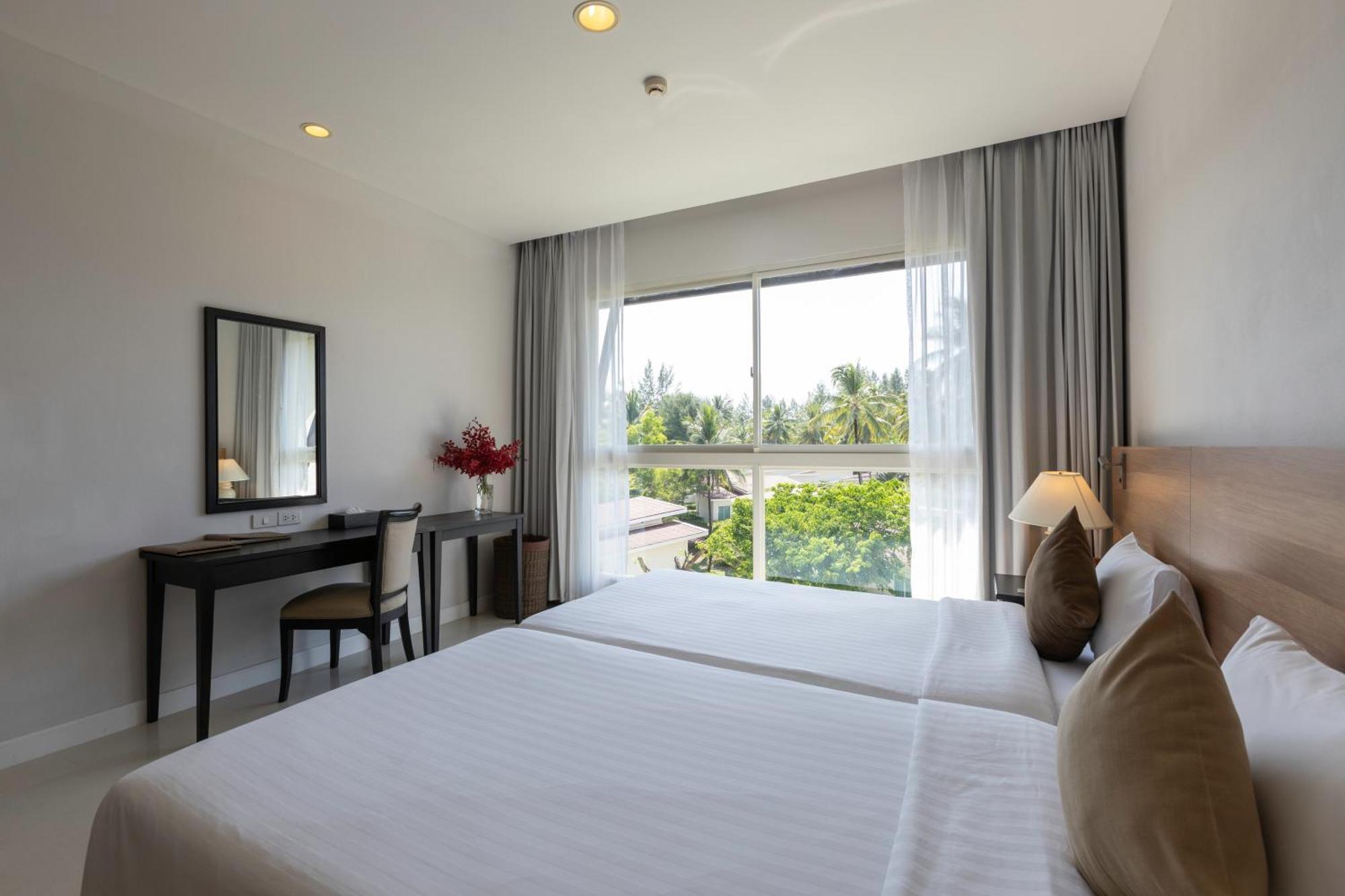 Kantary Beach Hotel Villas & Suites Khao Lak Exterior photo