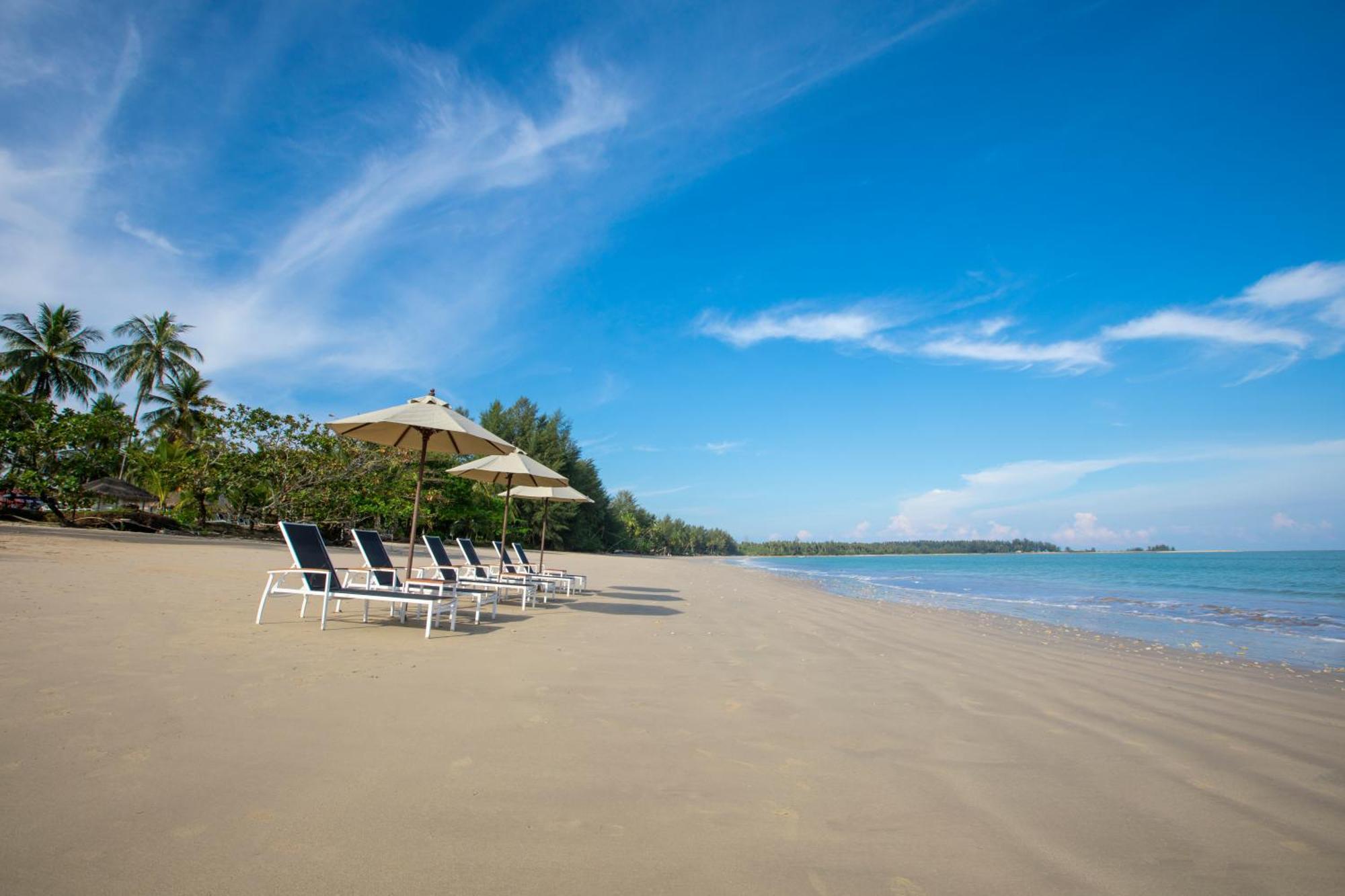 Kantary Beach Hotel Villas & Suites Khao Lak Exterior photo