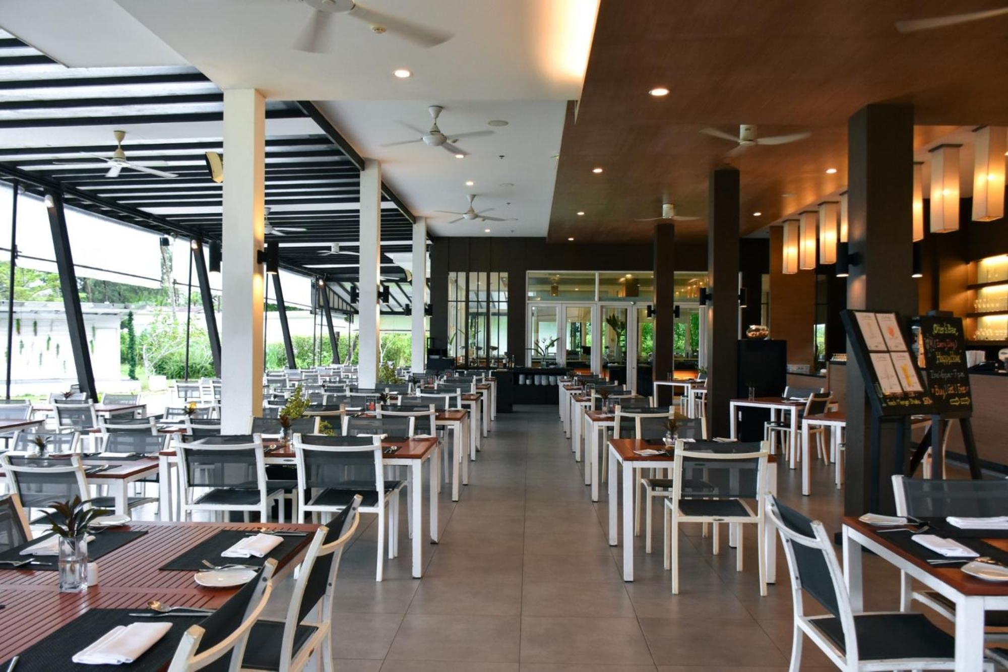 Kantary Beach Hotel Villas & Suites Khao Lak Exterior photo